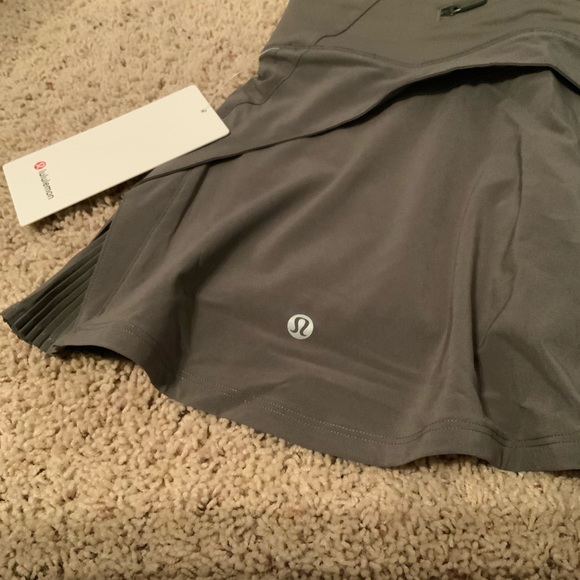 ✨NWT LULULEMON PLAY OFF THE PLEATS SKIRT✨ - Picture 13 of 15